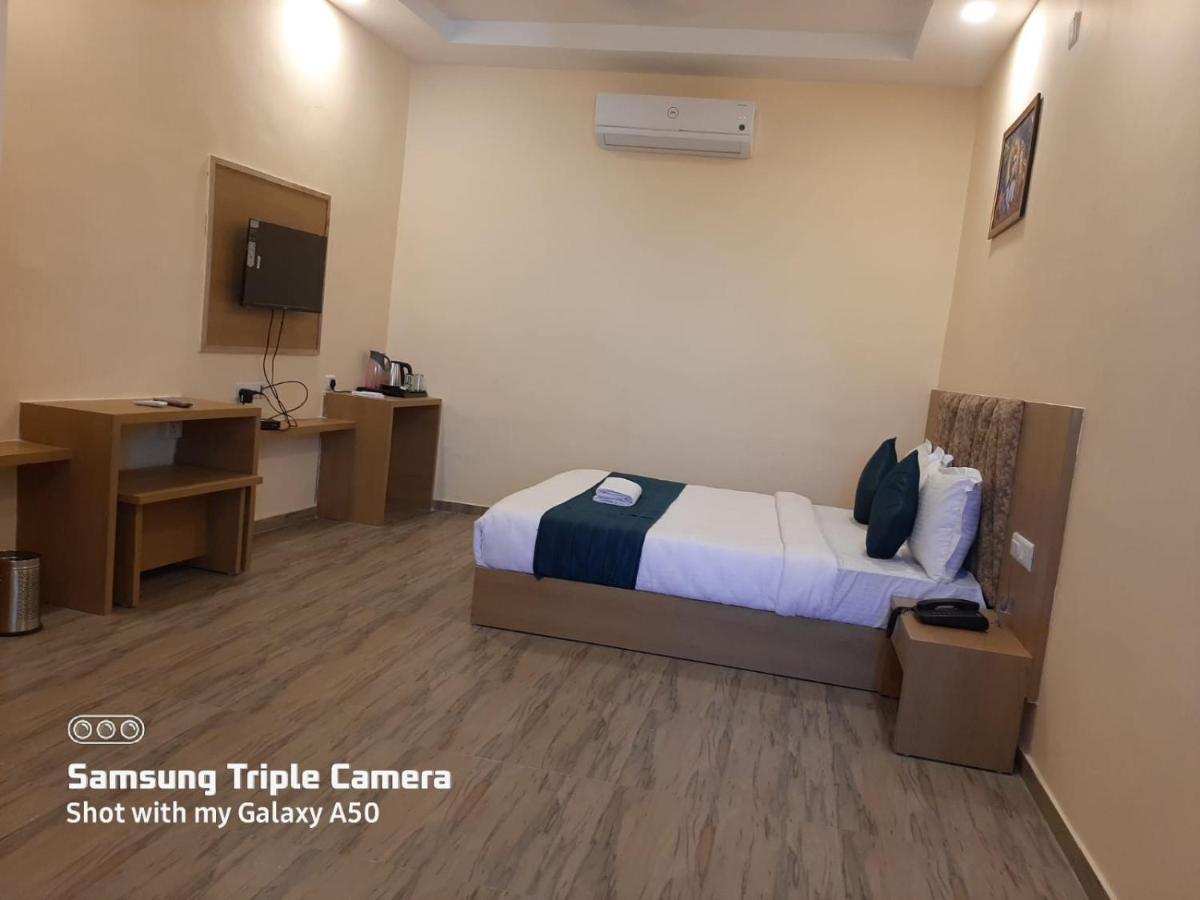 Hotel Fun Park Sanand Luaran gambar