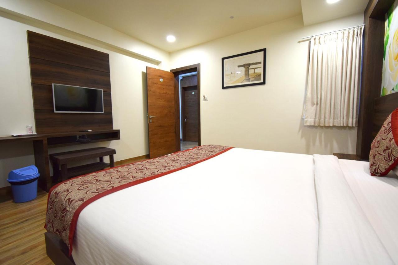 Hotel Fun Park Sanand Luaran gambar